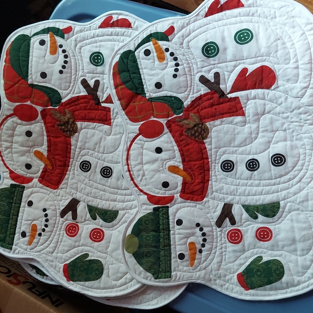 4 piece snowman placemats NO LONGER AVAILABLE
